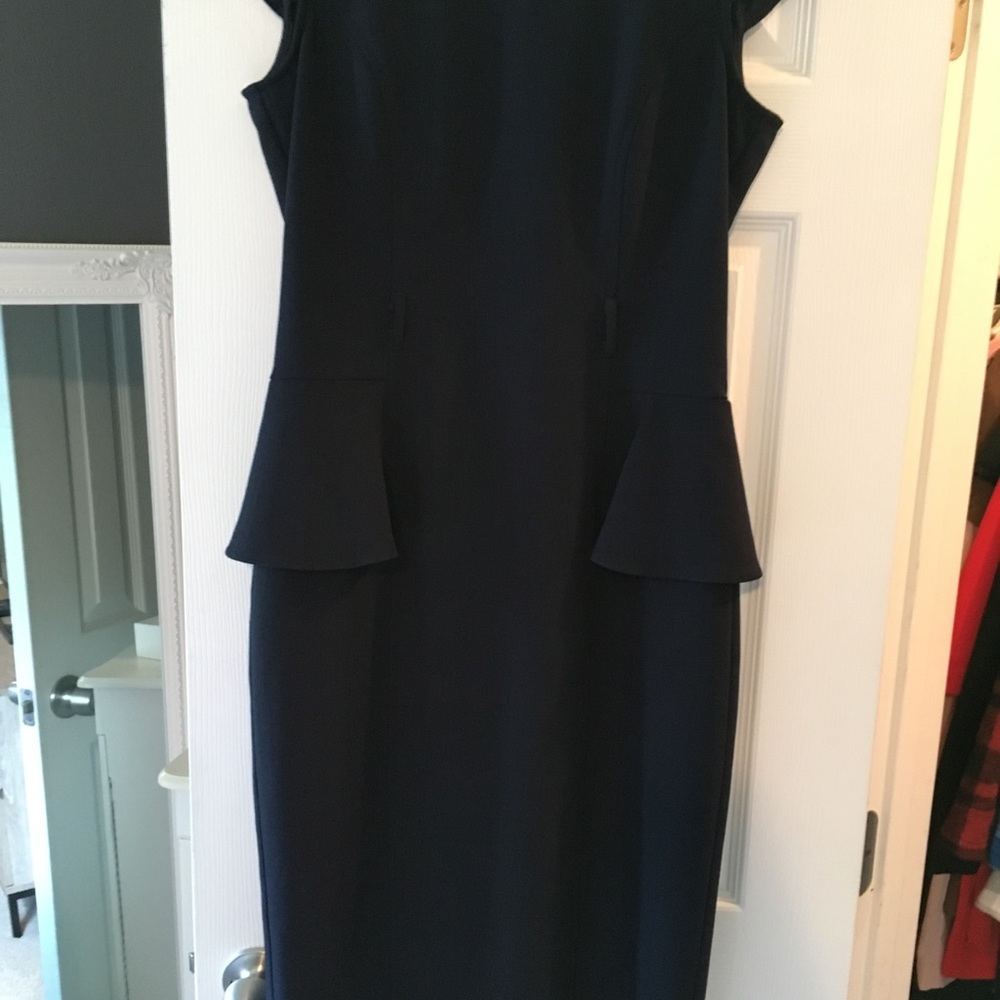 Dress - Picture 4 of 5